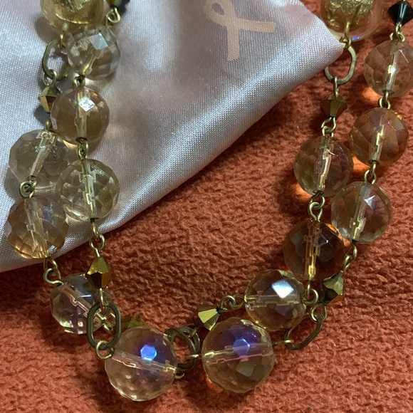 Beautiful Neutral and gold glass beaded Mary Kay Hostess Necklace w/ bag - Picture 2 of 7